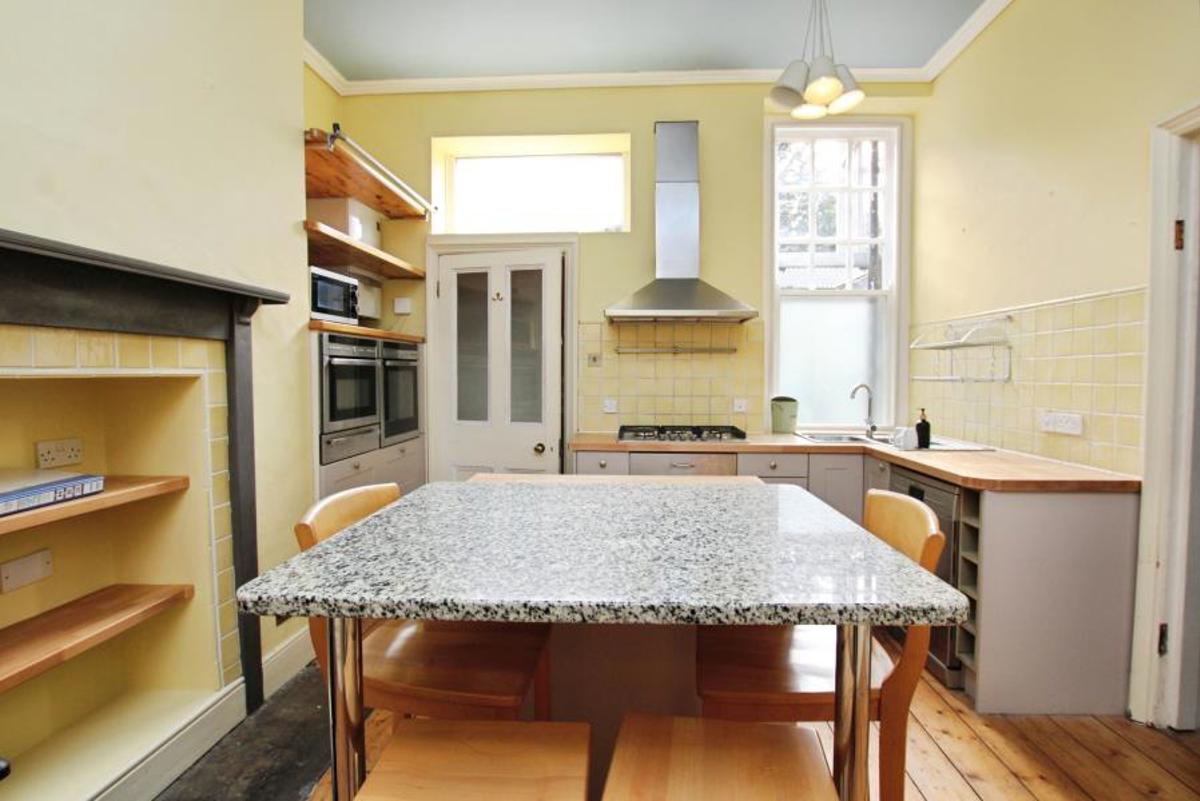 Flat Downleaze in Bristol