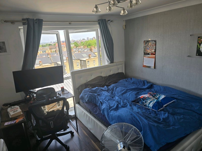 Room Clapham High Street in Greater London