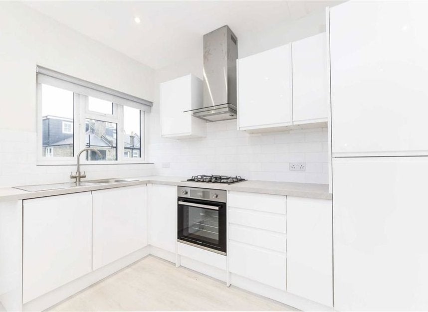 Flat Ashleigh Road in Greater London