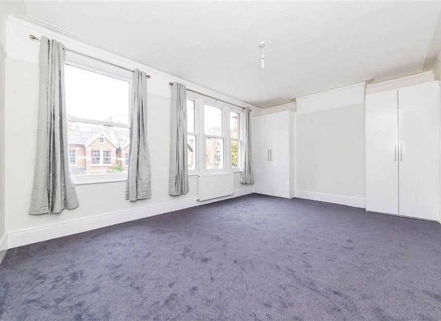 Flat Ashleigh Road in Greater London