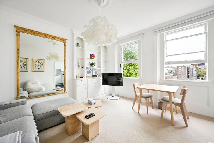 Flat Stanhope Gardens in Greater London