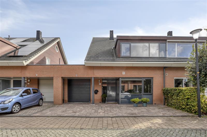 Tussenwoning te koop: Bordewijkstraat 37, Alkmaar