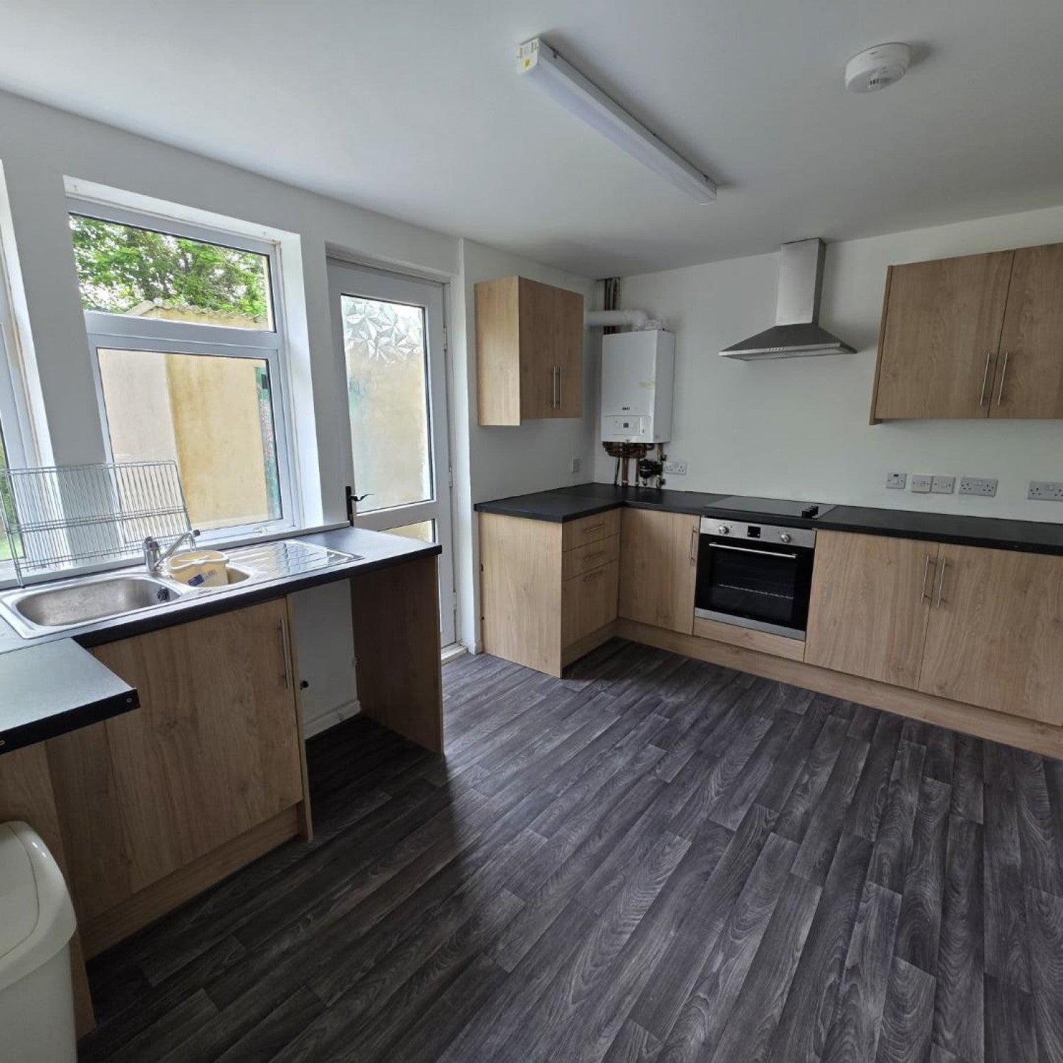 Flat Waunscil Avenue in Bridgend