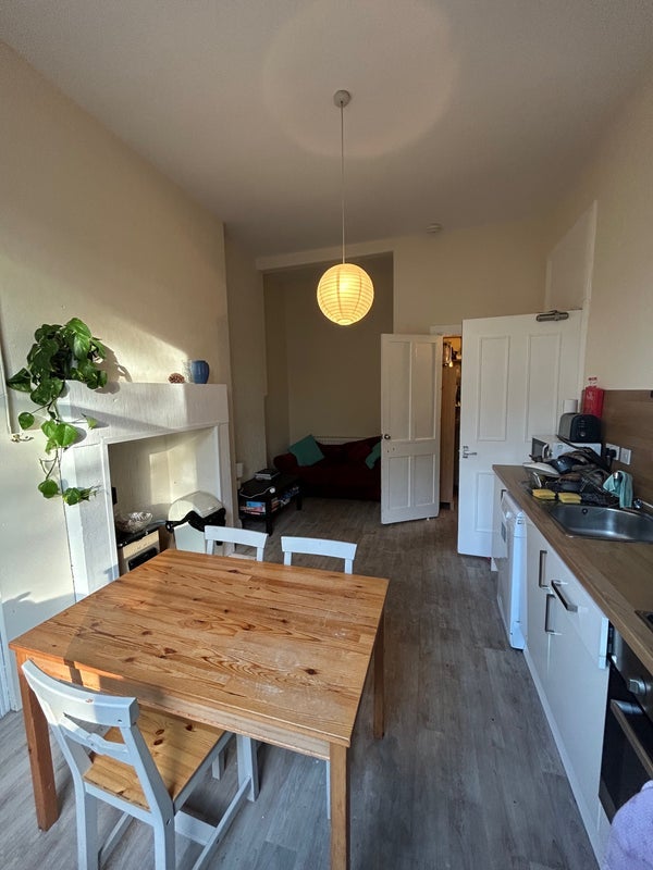 Room Polwarth Gardens in City of Edinburgh