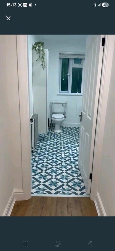 Room Lower Road in Greater London