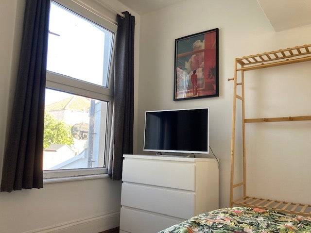 Room Prospect Avenue in Bristol