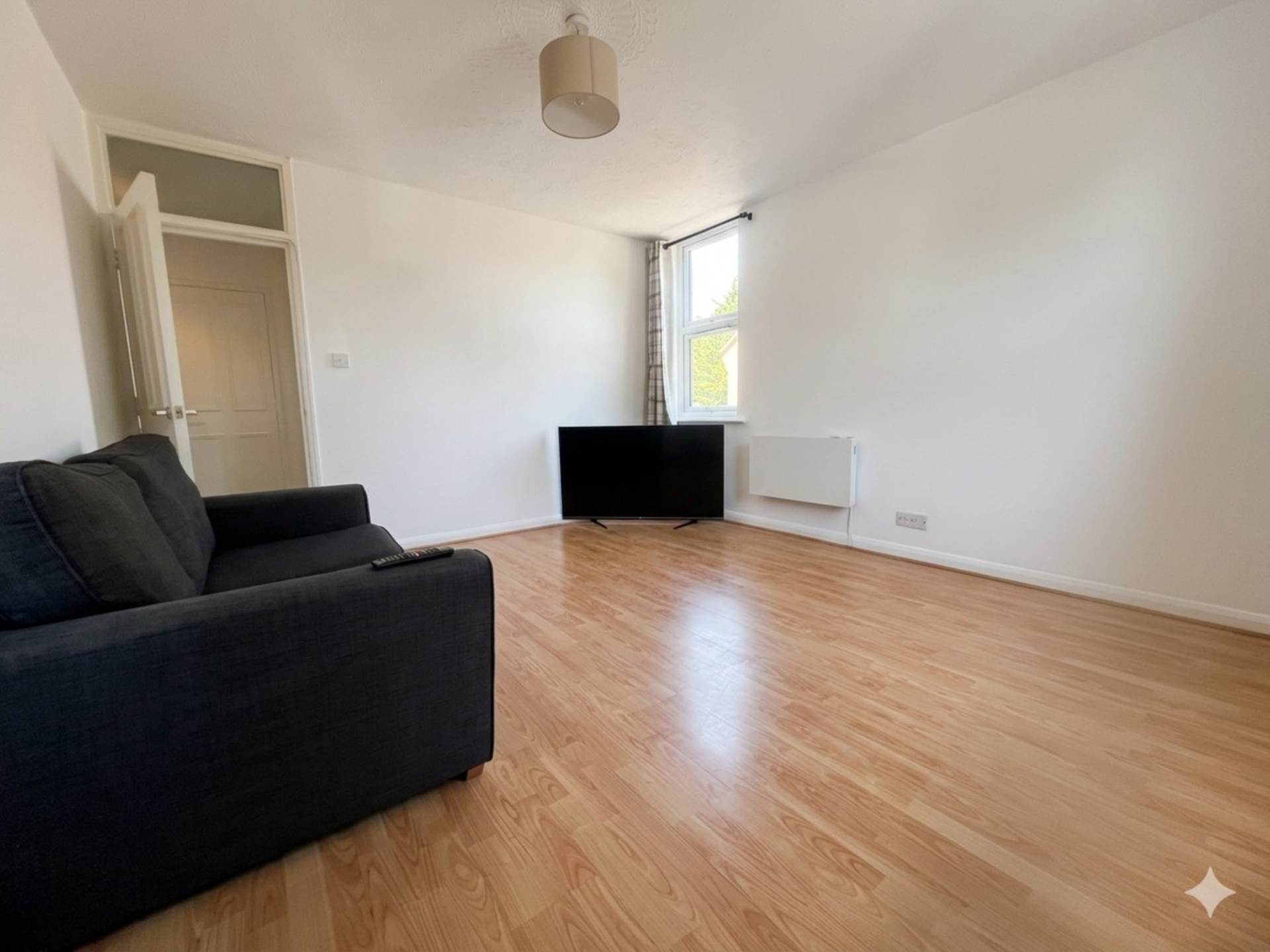 Flat Douglas Mews in Bournemouth