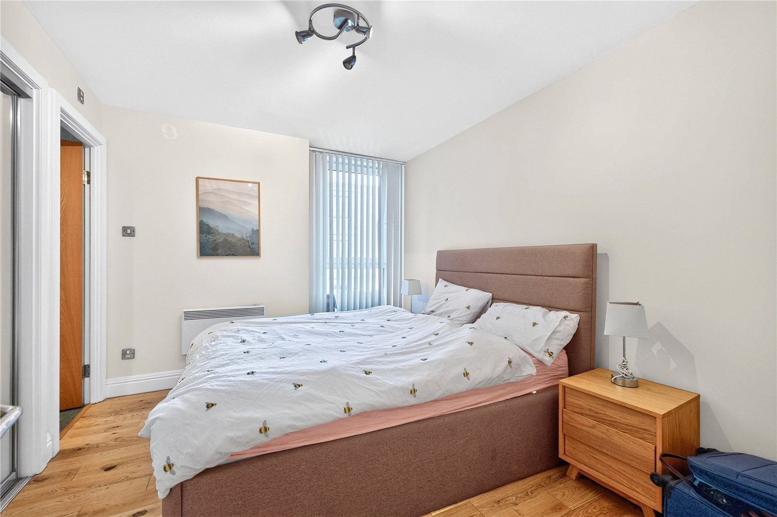Flat Bridgefoot in Greater London