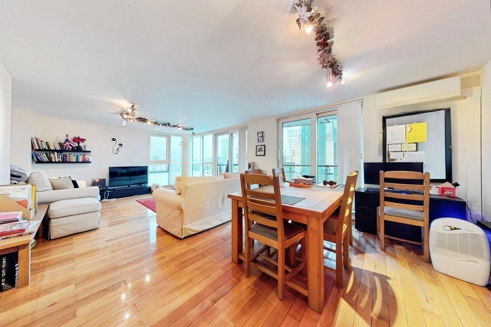 Flat Bridgefoot in Greater London