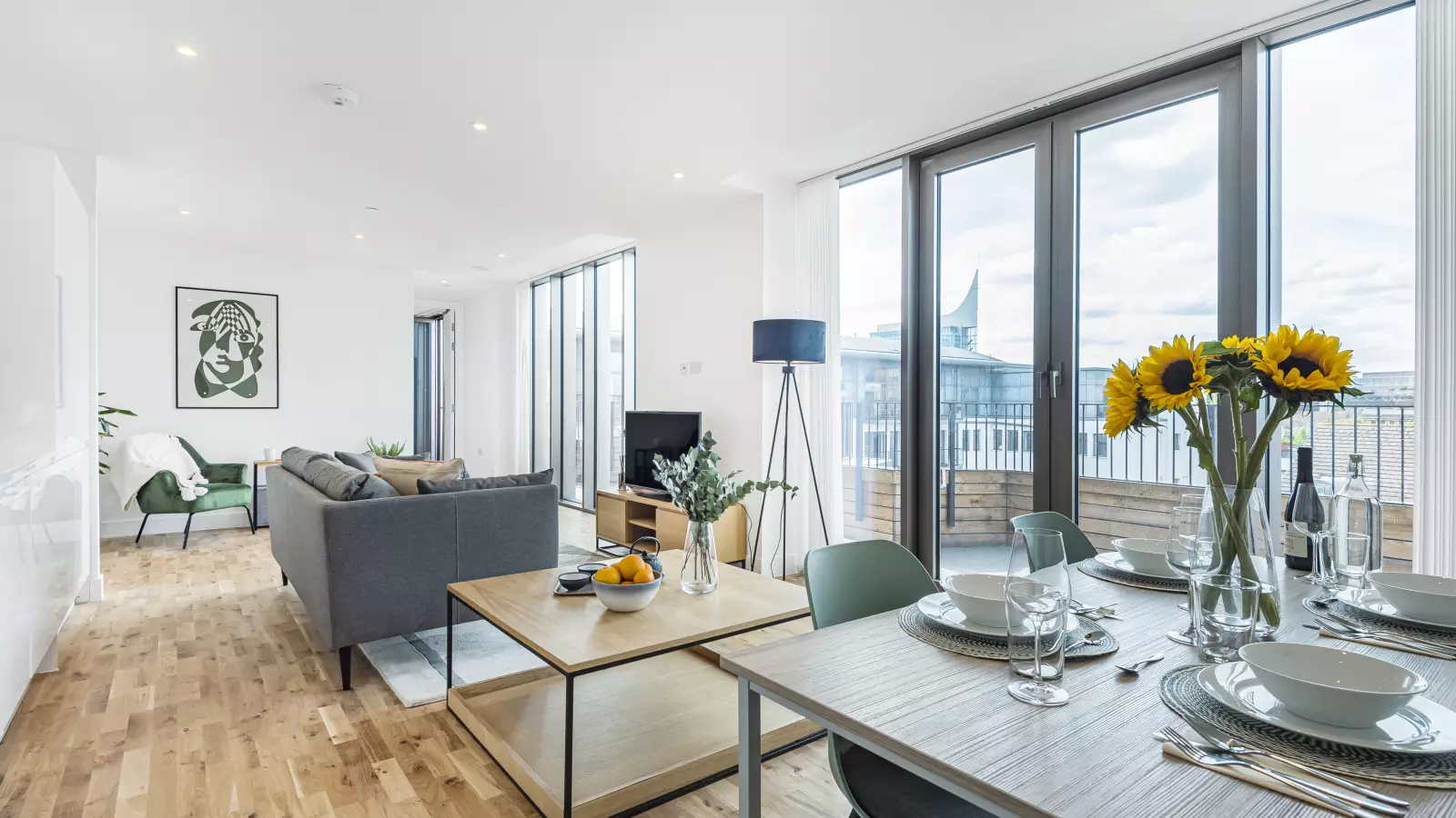 Flat Bath Road in Greater London