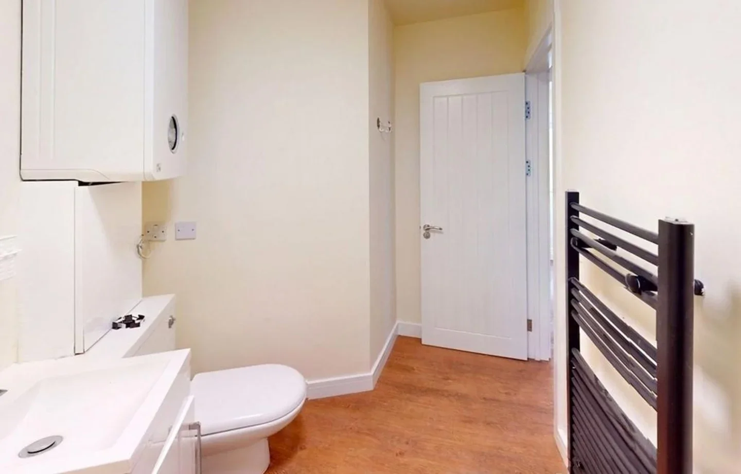 Flat Sydenham Road in Greater London