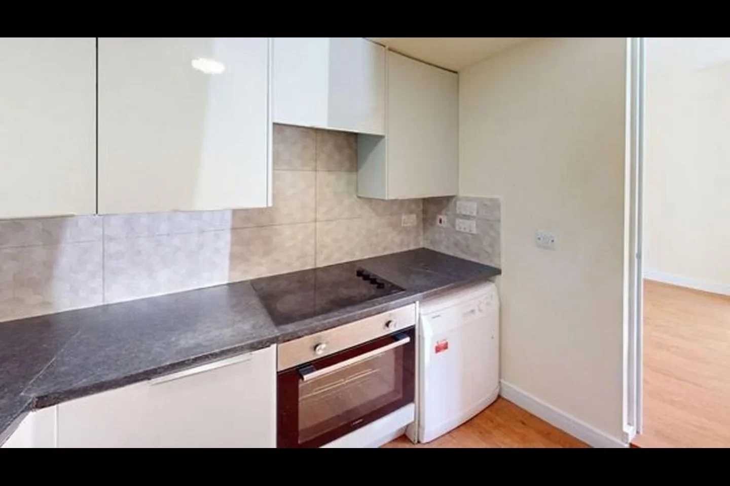 Flat Sydenham Road in Greater London