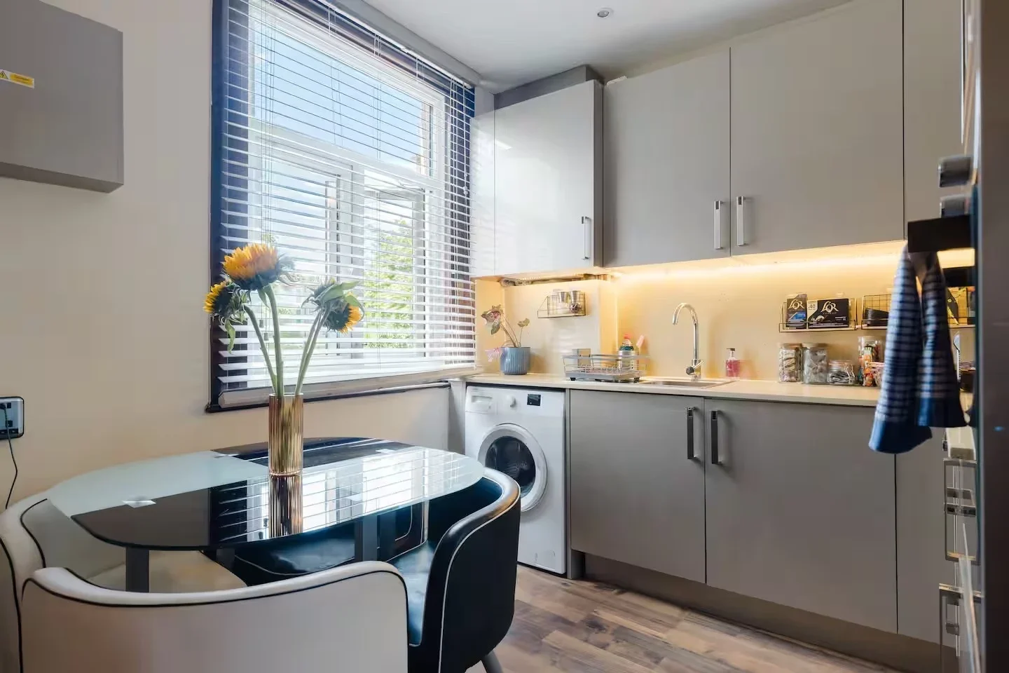 Flat Camden High Street in Greater London