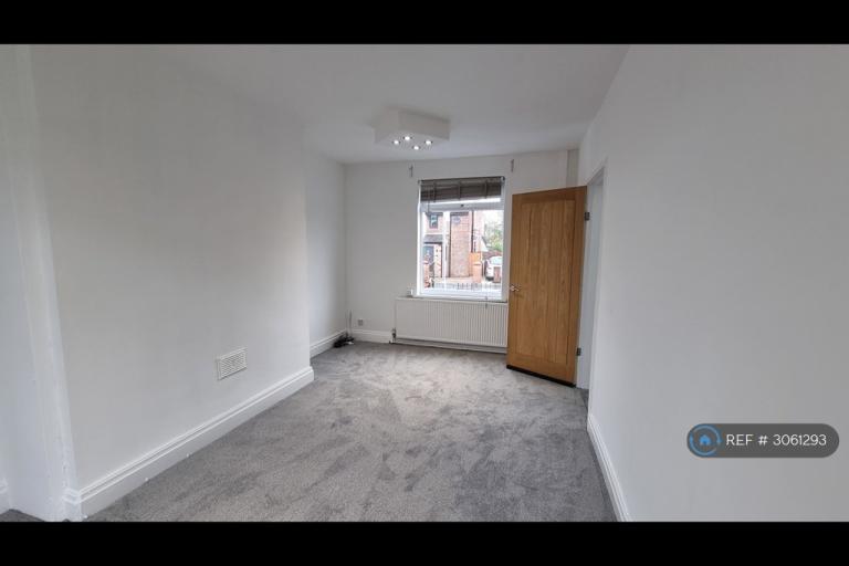 House Brierley Avenue in Failsworth