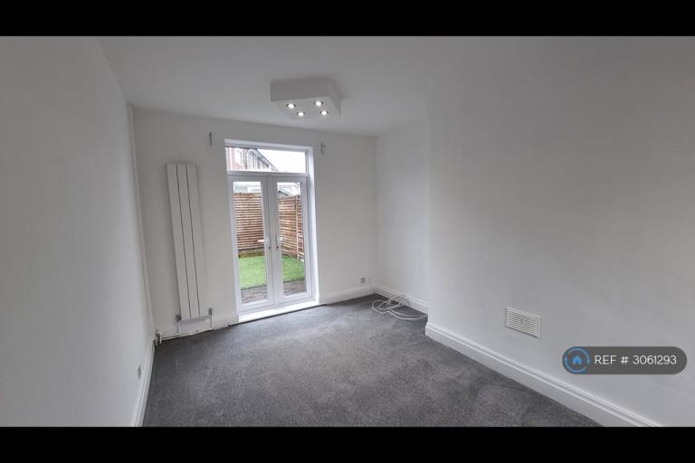 House Brierley Avenue in Failsworth