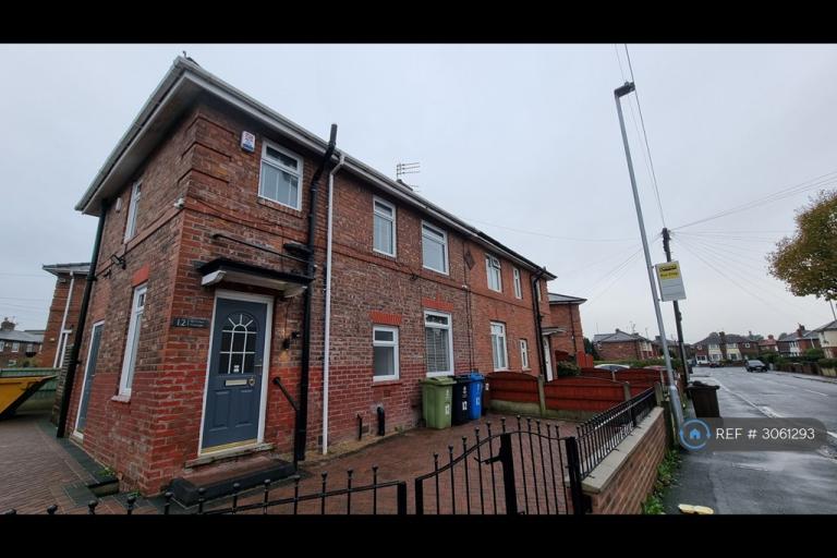 House Brierley Avenue in Failsworth