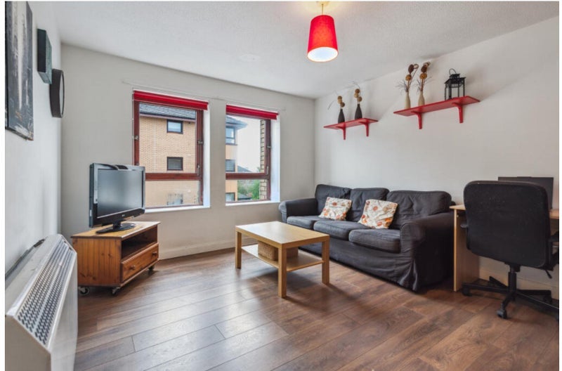 Room Lumsden Lane in Glasgow