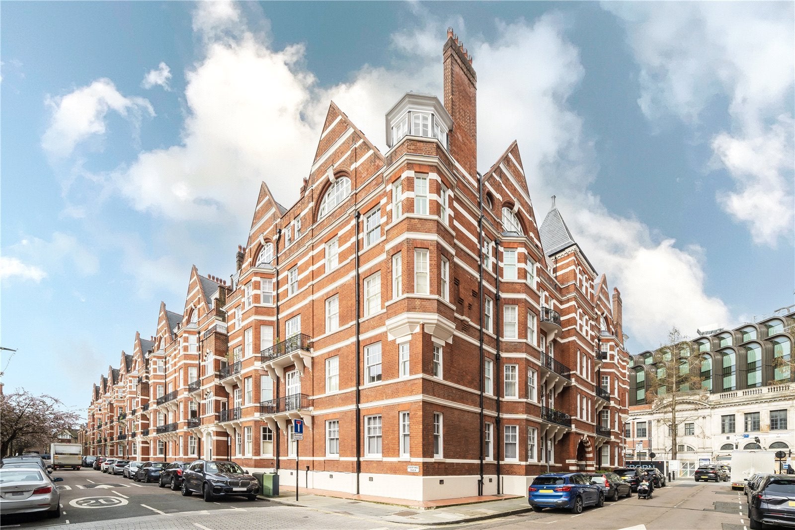 Flat Bishop King's Road in Greater London