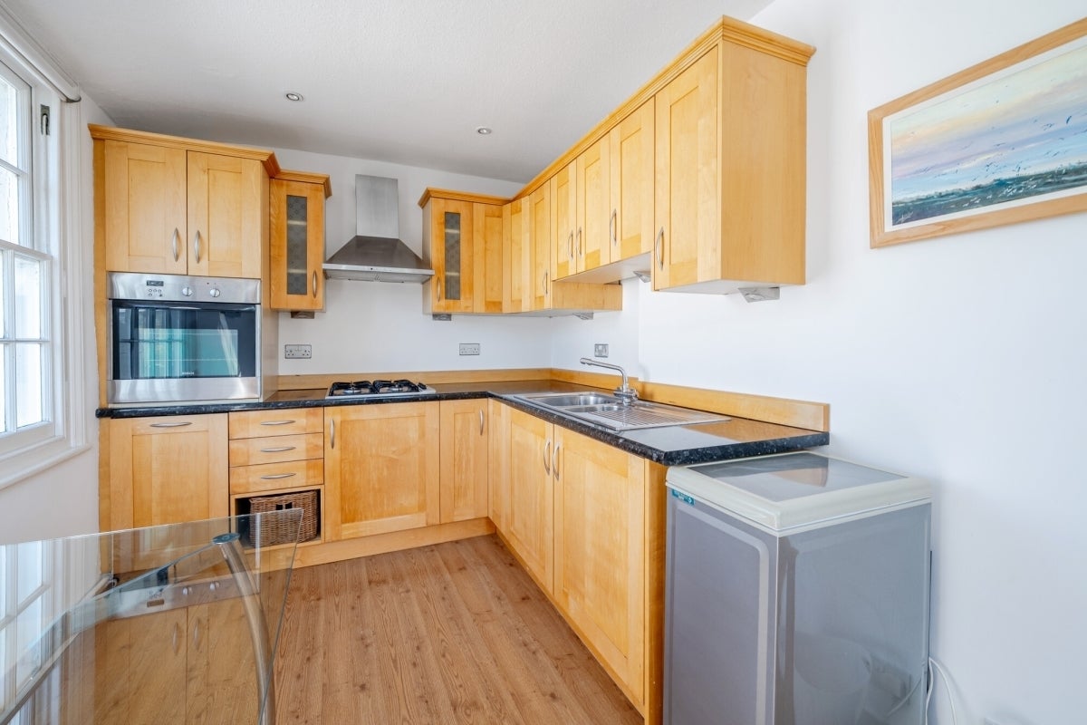 Flat Montpellier Parade in Cheltenham