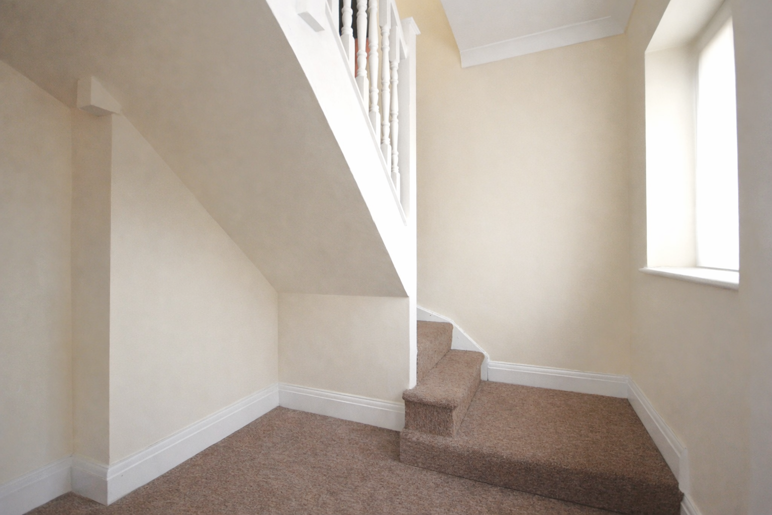 Flat Eskdale Avenue in Greater London