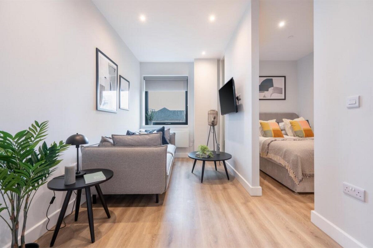 Flat Churchfield Road in Greater London