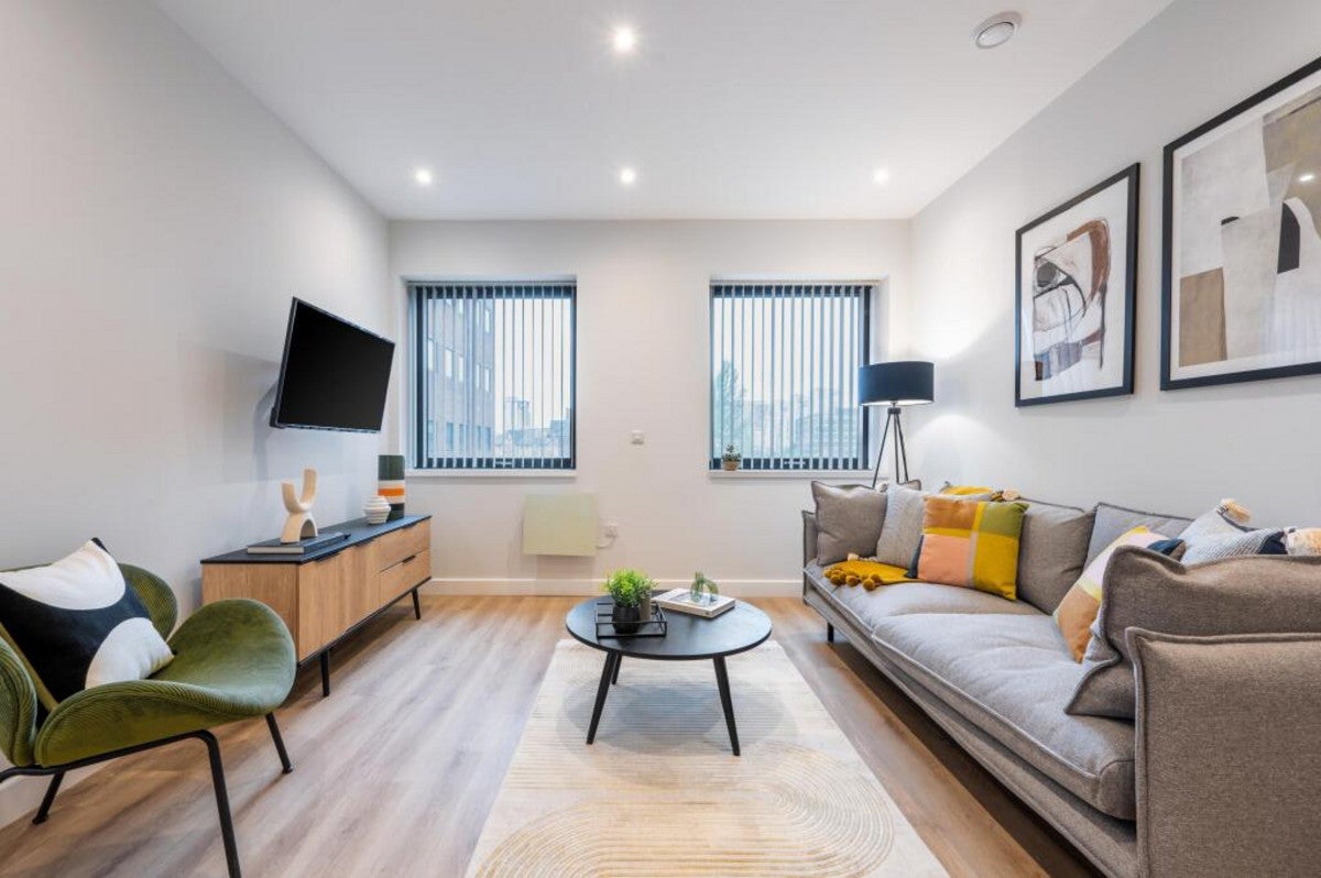 Flat Churchfield Road in Greater London