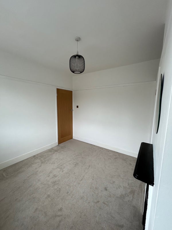 Room Ashcroft Road in Ipswich