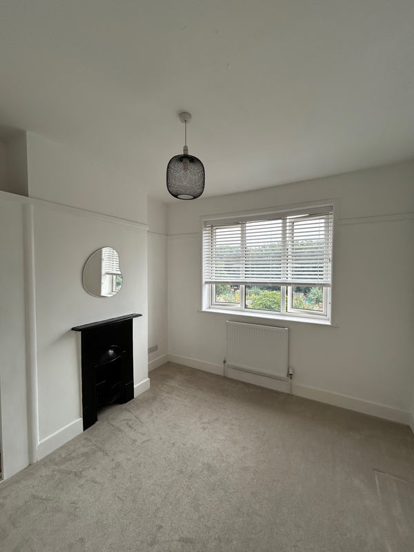 Room Ashcroft Road in Ipswich