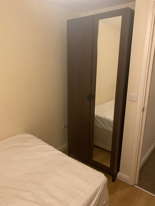 Room Messina Avenue in Greater London