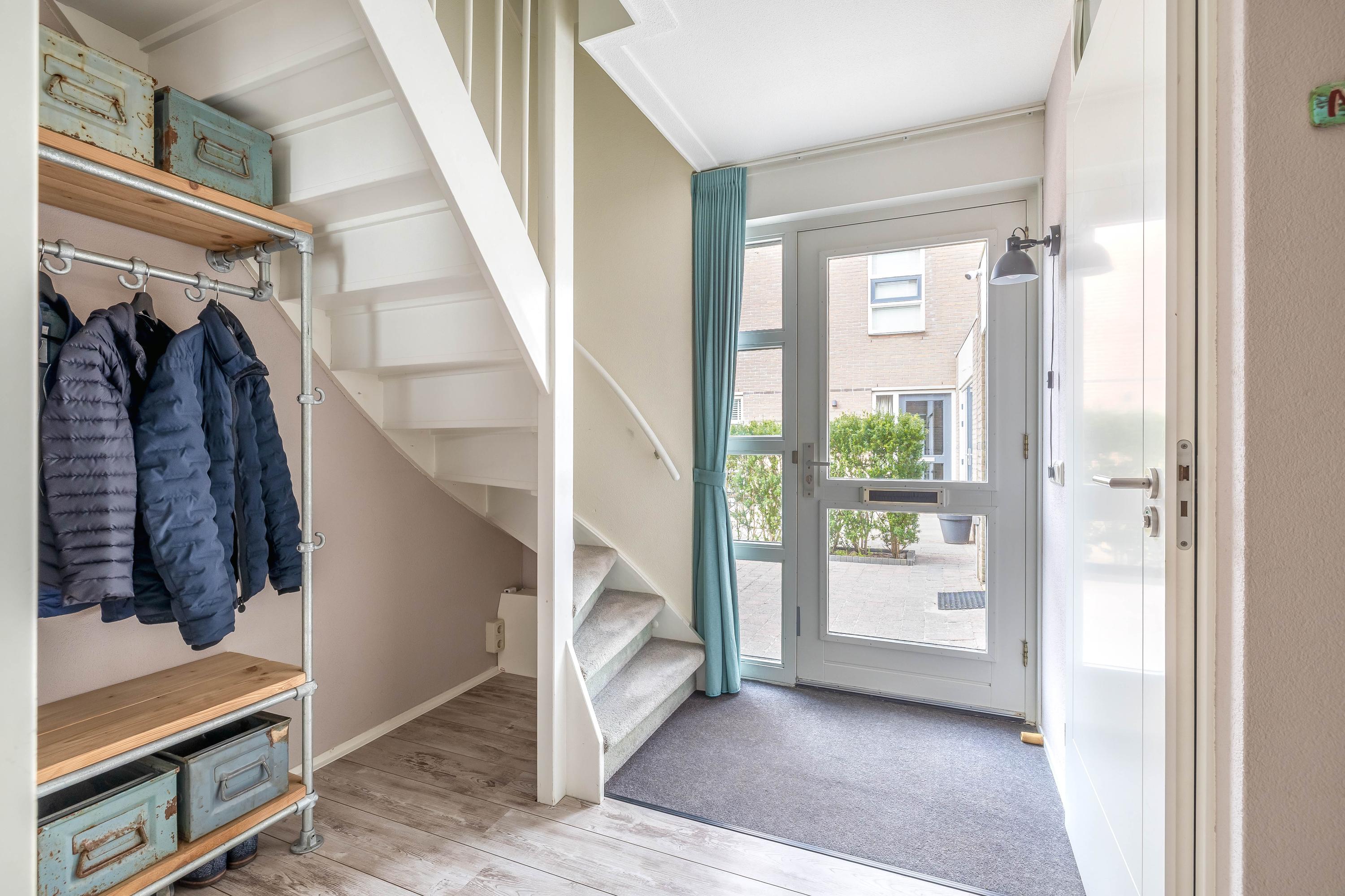Twee-onder-één-kap te koop: Buitenbaardt 10, Lemmer