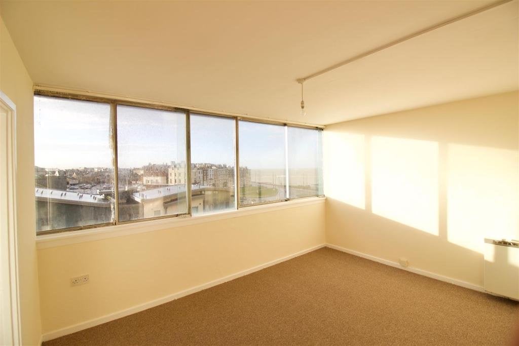 Flat Marine Terrace in Thanet