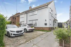 House Alderwood Drive in Epping Forest