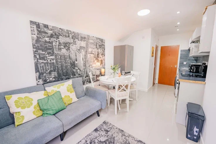 Flat Colum Place in Cardiff