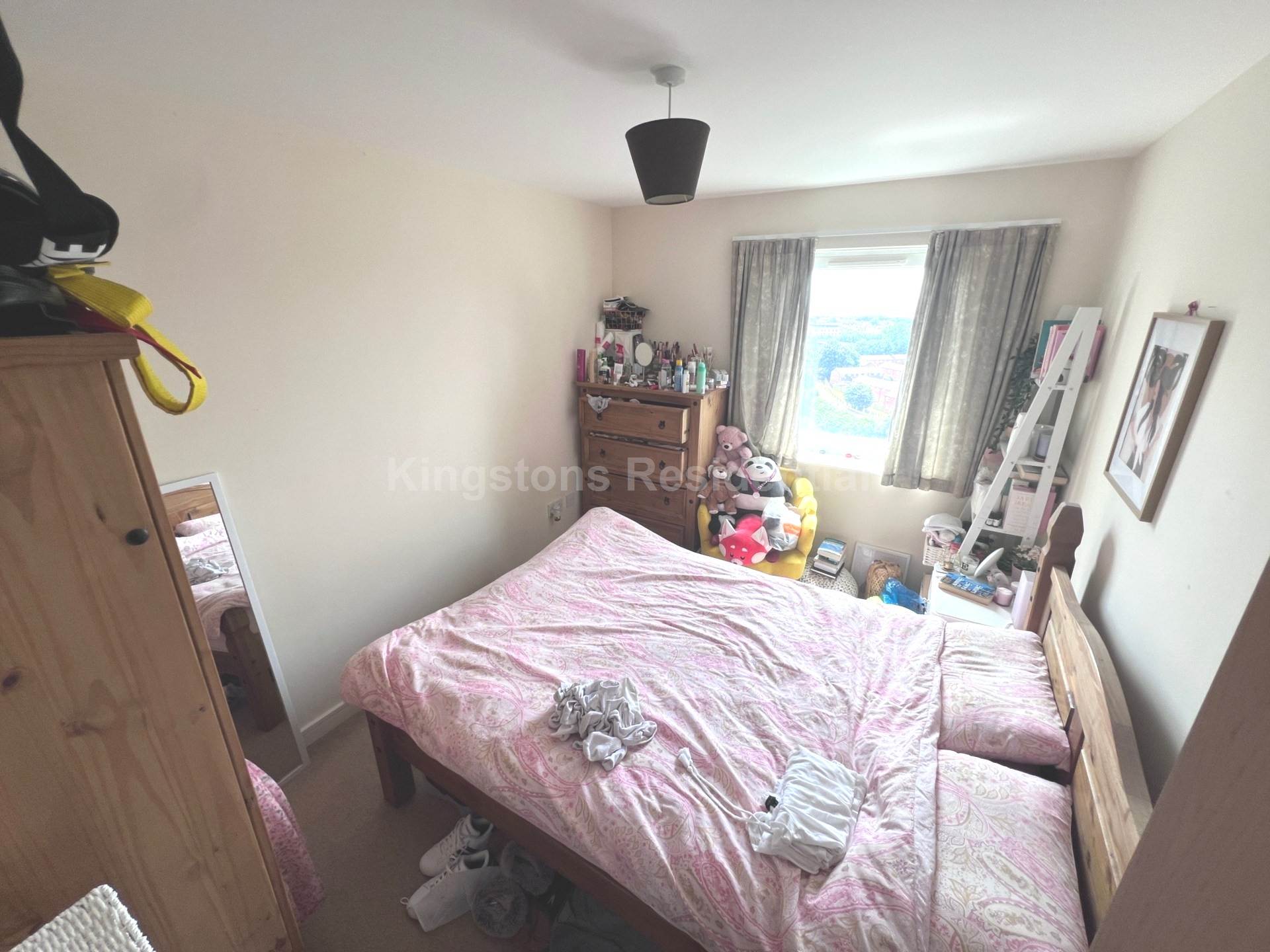 Flat Overstone Court in Cardiff
