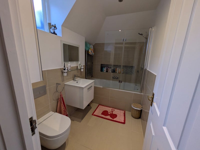 Room Hillfield Avenue in Greater London