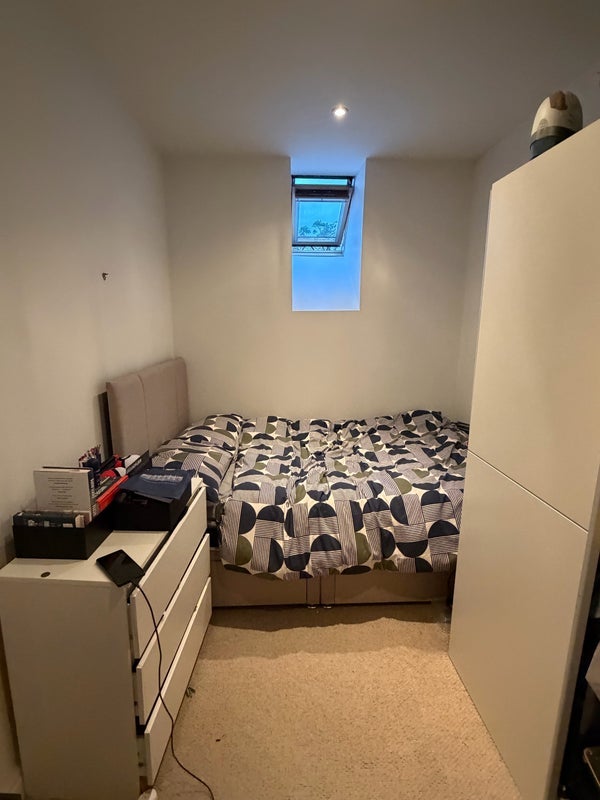 Room Hillfield Avenue in Greater London
