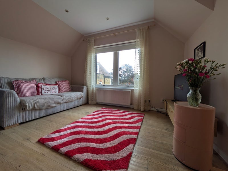 Room Hillfield Avenue in Greater London