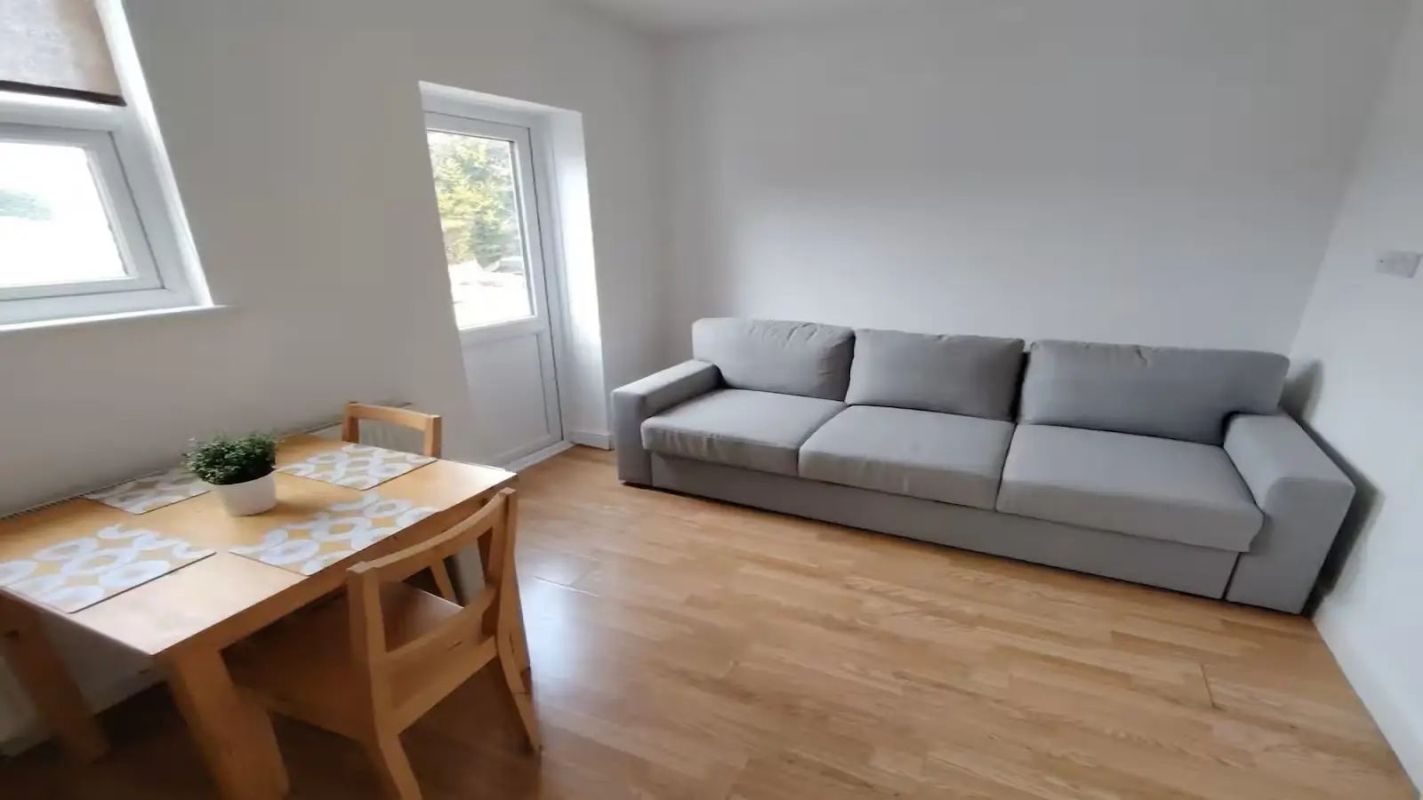 Flat Disbrowe Road in Greater London