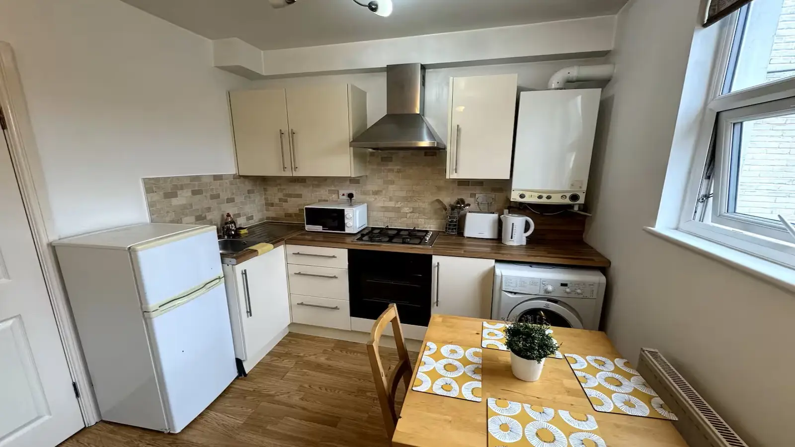 Flat Disbrowe Road in Greater London