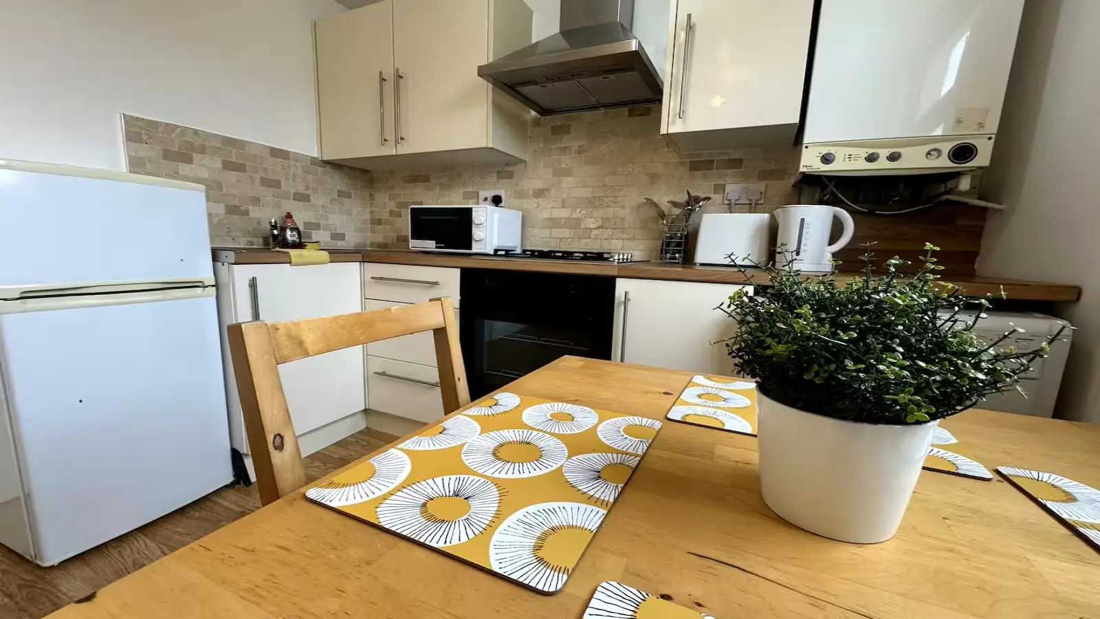 Flat Disbrowe Road in Greater London