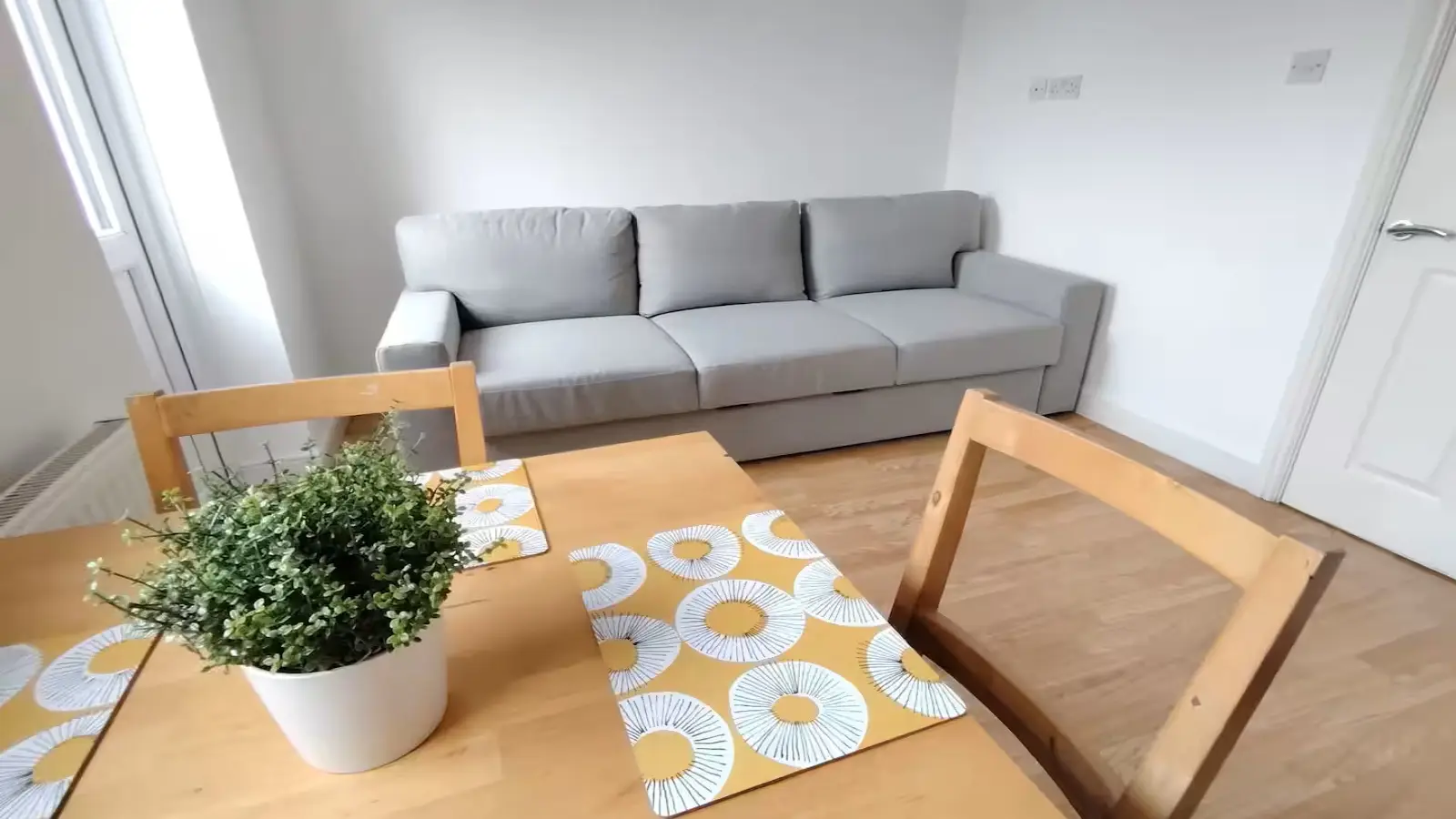 Flat Disbrowe Road in Greater London