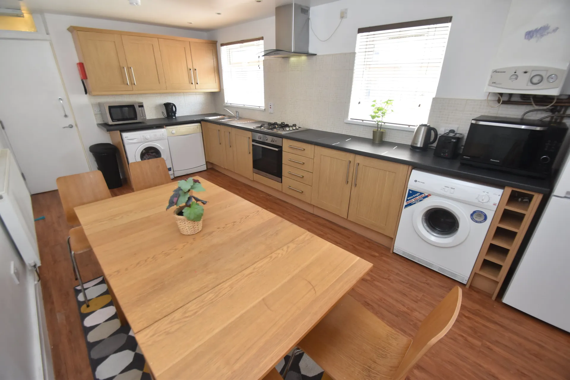 Flat Cathays Terrace in Cardiff