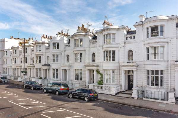 Flat Gloucester Terrace in City of Westminster
