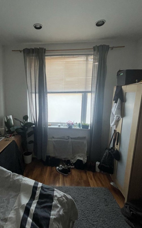 Room Conway Road in Greater London