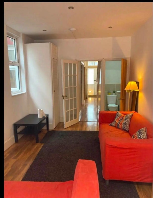 Room Conway Road in Greater London