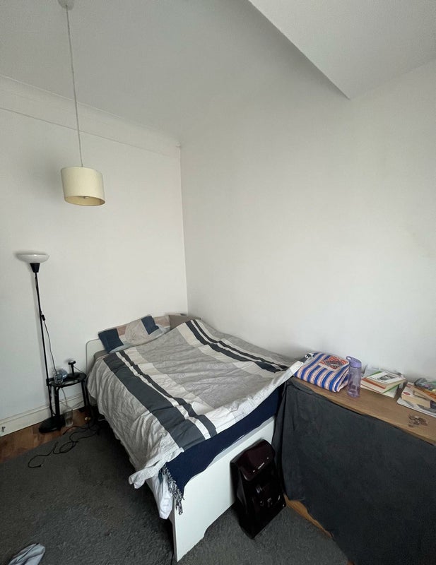 Room Conway Road in Greater London