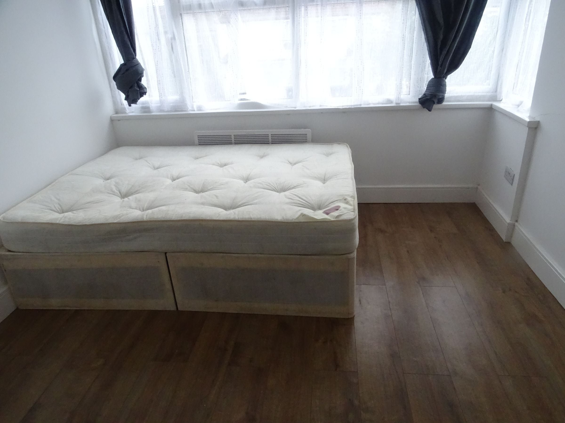 Flat Marlborough Road in Greater London