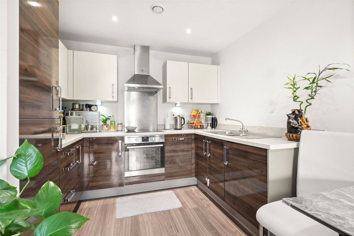 Flat Outfield Crescent in Wokingham