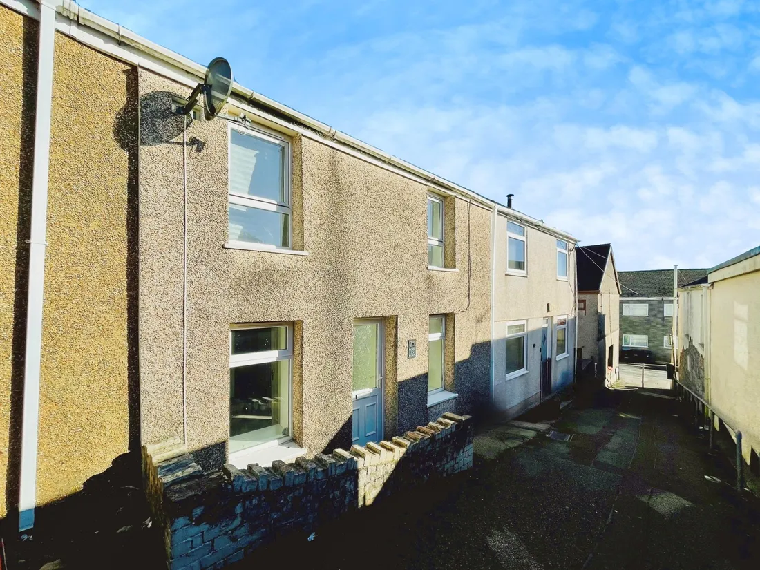 House Fitzroy Street in Brynmawr
