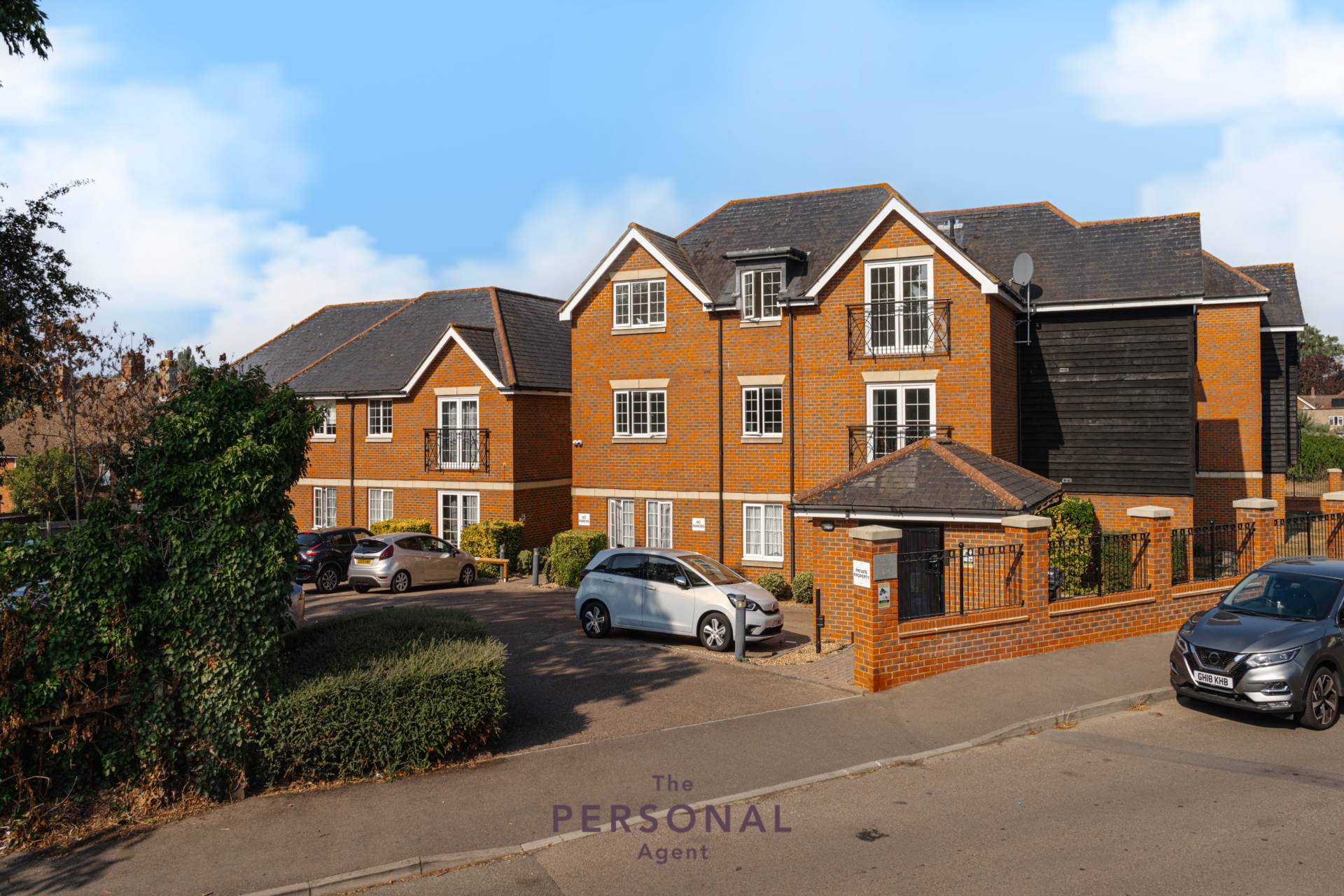 Flat Kingston Road in Epsom and Ewell